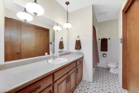 Bath - 3455 E 170th St, Lansing, IL 60438 photo 1 of 1
