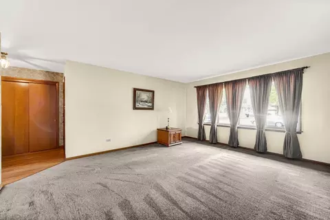 Living - 3455 E 170th St, Lansing, IL 60438 photo 2 of 3