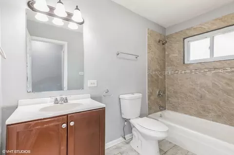 Undisclosed, Hazel Crest, IL 60429 photo 9