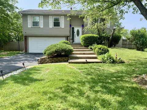 5621 Fernwood Ct, Matteson, IL 60443