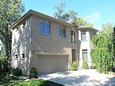 242 S Cumberland Pkwy, Des Plaines, IL 60016