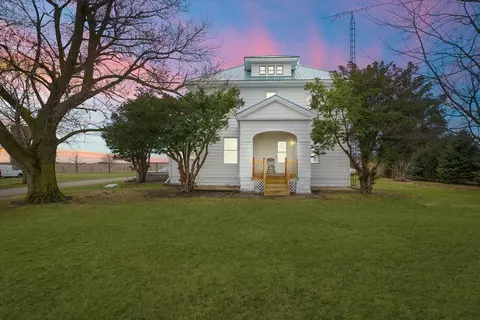 1141 E State Route 9, Paxton, IL 60957