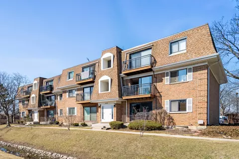 4180 Cove Ln #10E, Glenview, IL 60025