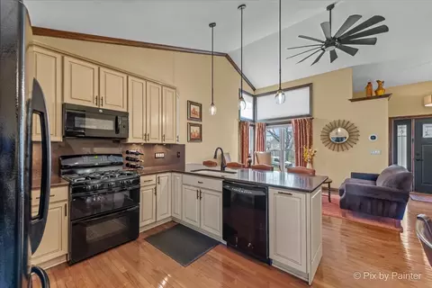 410 Harvard Ln, Bartlett, IL 60103 photo 6