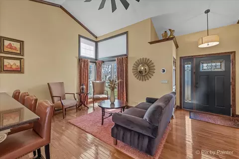 410 Harvard Ln, Bartlett, IL 60103 photo 2