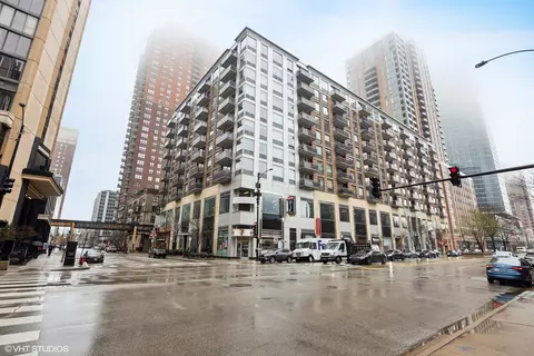 1 E 8th St #502, Chicago, IL 60605