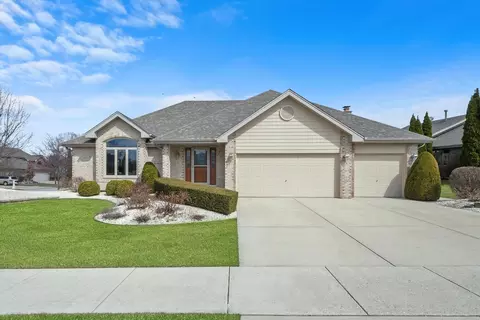 8100 Highfield Ct, Tinley Park, IL 60487