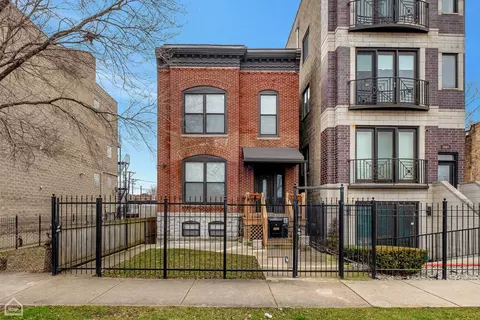 2825 W Congress Pkwy, Chicago, IL 60612