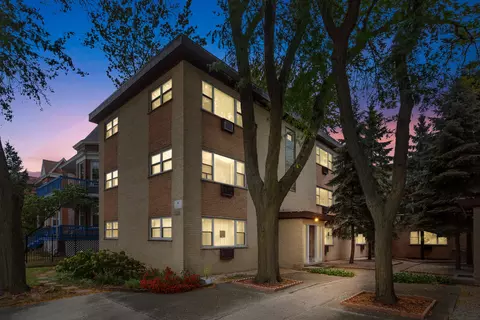 1714 W Touhy Ave #D1N, Chicago, IL 60626