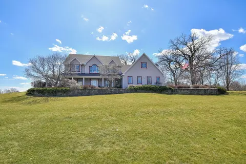 10 N627 Oak Ridge Dr, Elgin, IL 60124