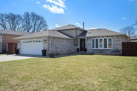 8506 S Lawler Ave, Burbank, IL 60459