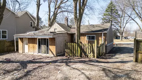 509 N Washington St, Westmont, IL 60559