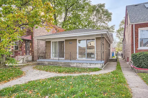 8944 S Jeffery Blvd, Chicago, IL 60617