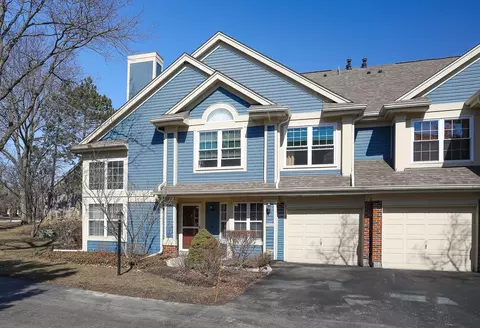 729 Deep Wood Ct, Elk Grove Village, IL 60007