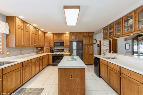1205 174th St, East Hazel Crest, IL 60429 photo 8