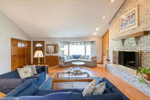 1205 174th St, East Hazel Crest, IL 60429 photo 5