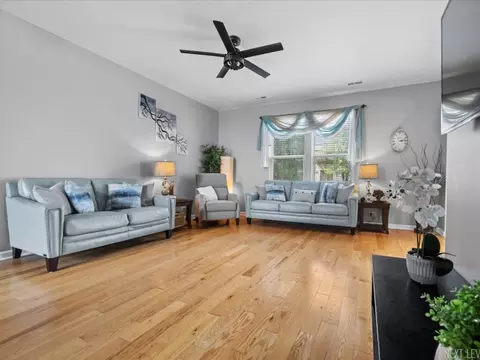 Living - 1114 Bromley Ct, Aurora, IL 60502 photo 2 of 5