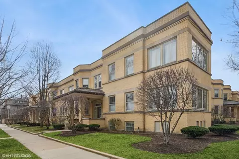 127 Pleasant St #G, Oak Park, IL 60302