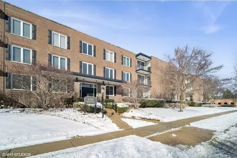1350 N Western Ave #212, Lake Forest, IL 60045