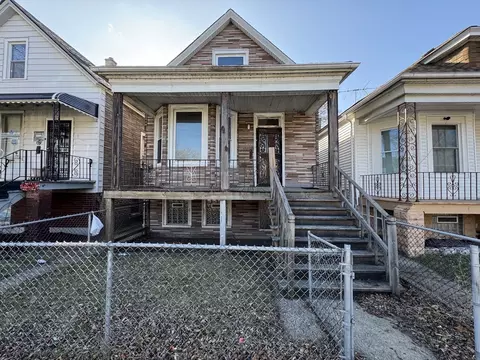 8216 S Brandon Ave, Chicago, IL 60617