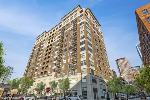 849 N Franklin St #1217, Chicago, IL 60610