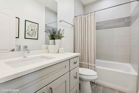 Bath - 7828 Madison St, River Forest, IL 60305 photo 3 of 3