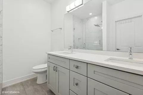 Bath - 7828 Madison St, River Forest, IL 60305 photo 2 of 3