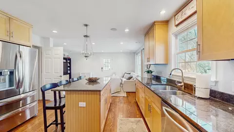 817 Plamondon Rd, Wheaton, IL 60189 photo 6