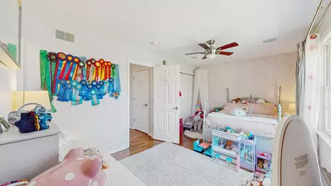 817 Plamondon Rd, Wheaton, IL 60189 photo 17