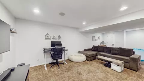 817 Plamondon Rd, Wheaton, IL 60189 photo 22