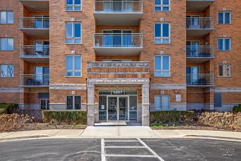 6807 N Milwaukee Ave #306, Niles, IL 60714
