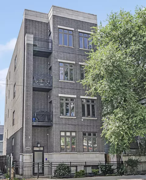 3621 W Belmont Ave #4, Chicago, IL 60618