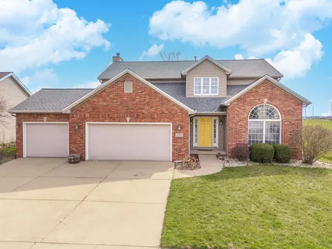 1056 Meadow Lark Dr, Normal, IL 61761 photo 2