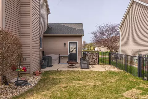1056 Meadow Lark Dr, Normal, IL 61761 photo 60