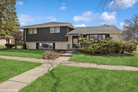 3001 Buckingham Ave, Westchester, IL 60154