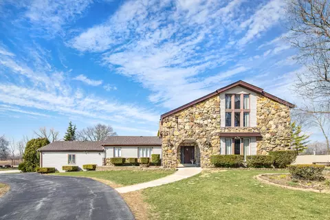 3511 Greenmeadow Ln, Joliet, IL 60431