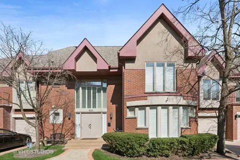 935 Central Ave, Highland Park, IL 60035