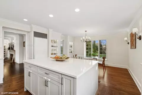 Kitchen - 60 Park Ln, Golf, IL 60029 photo 6 of 6