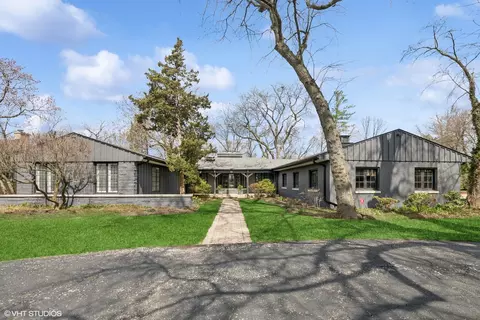 60 Park Ln, Golf, IL 60029
