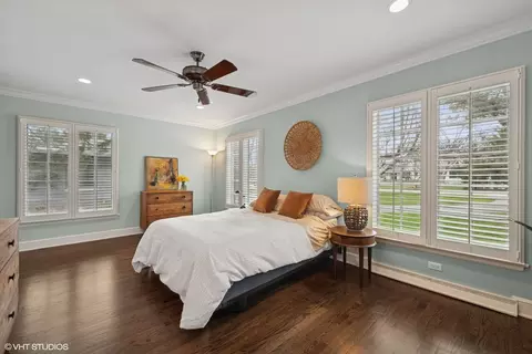 Bedroom - 60 Park Ln, Golf, IL 60029 photo 2 of 4