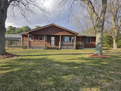 17761 E 10500n Rd, Grant Park, IL 60940