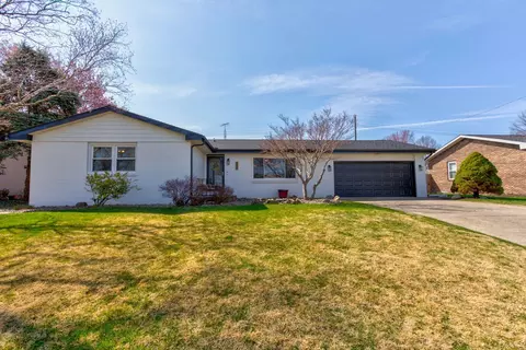 209 Fairlane Dr, Tuscola, IL 61953