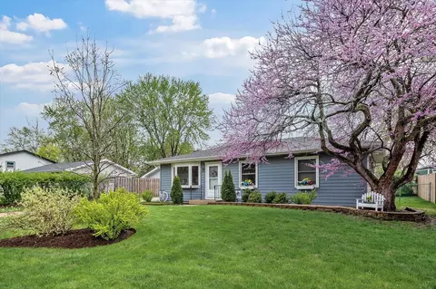 125 Laurie Ln, Oswego, IL 60543