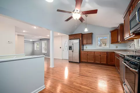 137 S 3rd St, Elburn, IL 60119 photo 4