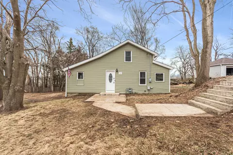 137 S 3rd St, Elburn, IL 60119