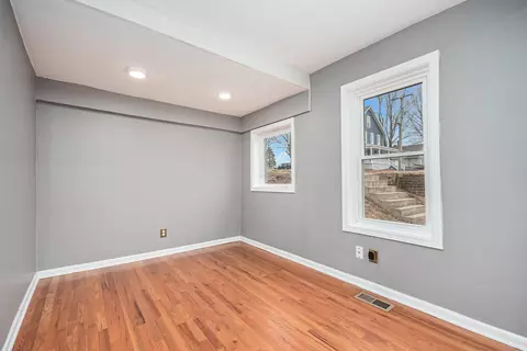 137 S 3rd St, Elburn, IL 60119 photo 5