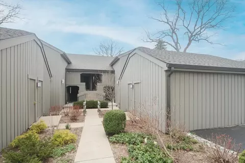 185 Shoreline Rd # -A, Lake Barrington, IL 60010