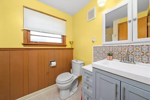 Bath - 321 Herman St, Crete, IL 60417 photo 2 of 2