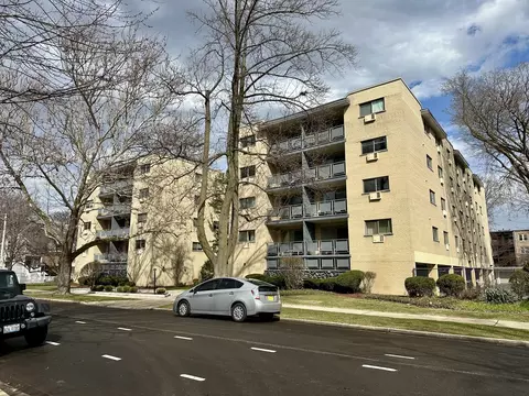 1040 Erie St #308, Oak Park, IL 60302