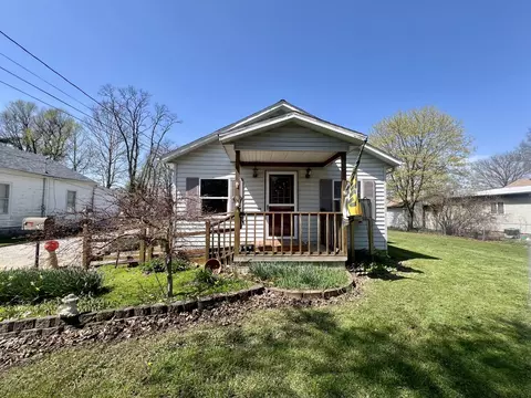 708 20th St, Charleston, IL 61920